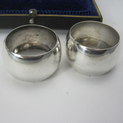 Plain Pair of Boxed Silver Barrel Shaped Napkin Rings