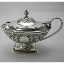 Good Quality Boat Shaped Silver Mustard Pot (1926)