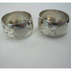 Boxed Pair of Victorian Barrel Shape Silver Aesthetic Movement Napkin Rings