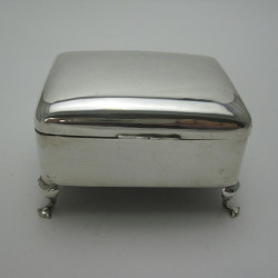 Plain Silver Cushion Shape Chester Silver Jewellery or Trinket Box (1920)