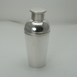 Continental 800 Grade Art Deco Style Silver Cocktail Shaker (c.1940)