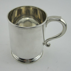 Large Good Quality Georgian Style Silver Pint Mug (1923)