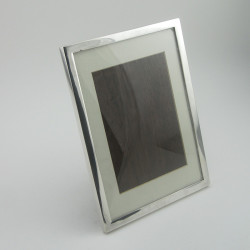Good Quality Tuck Chang Sterling Silver Photo Frame (c.1910).