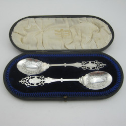 Edwardian Sterling Silver Two Piece Boxed Spoon Set (1907)