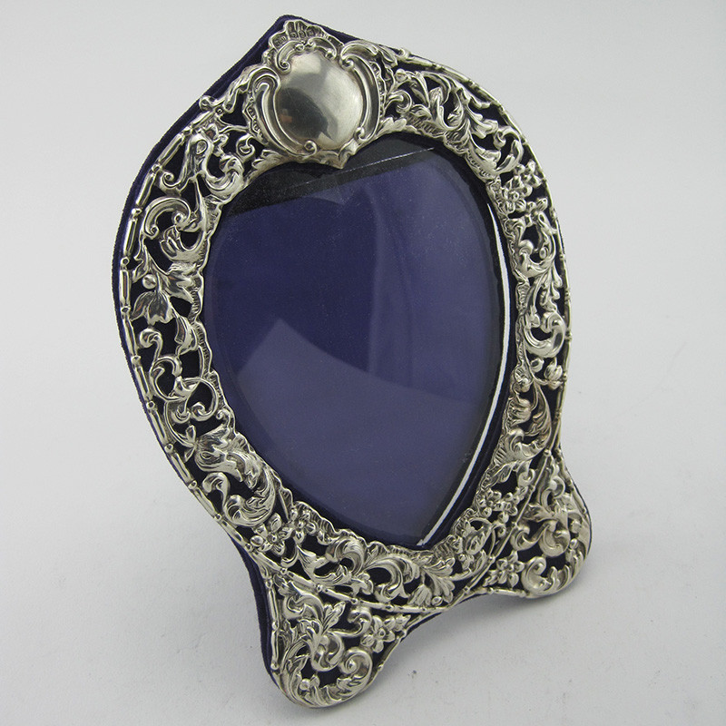 Beautiful Late Victorian Sterling Silver Heart Shaped Photo Frame (1889)