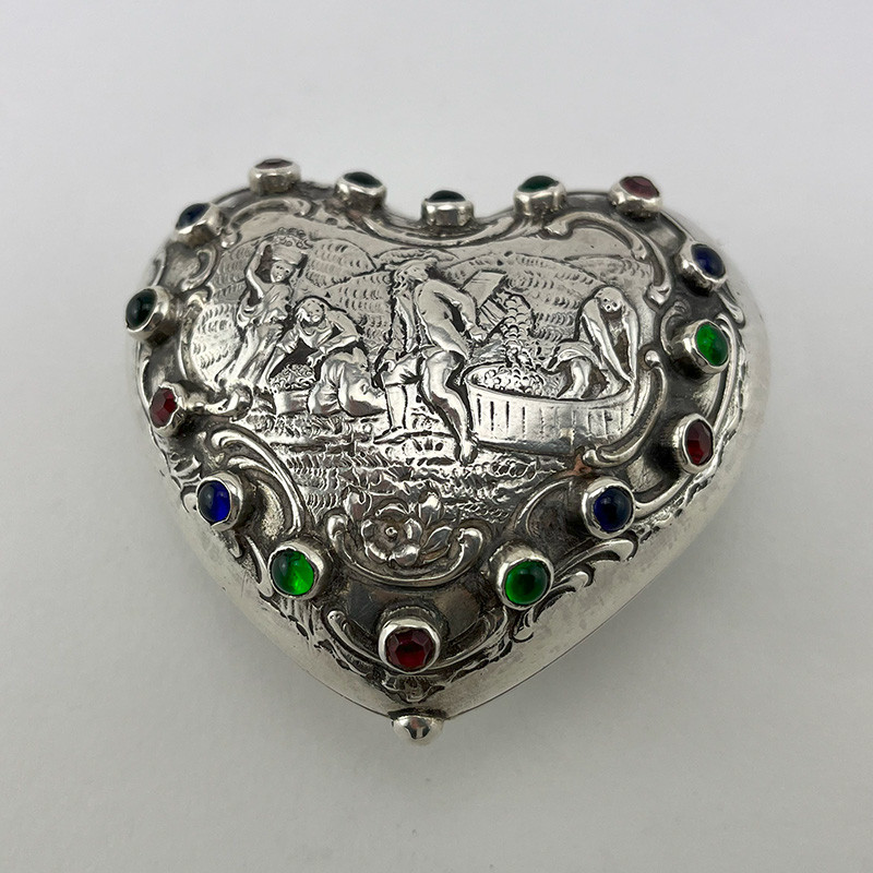 Decorative Heart Shaped Dutch Sterling Silver Trinket Box (1902)