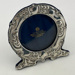 Charming Round Edwardian Sterling Silver Photo Frame (1902)