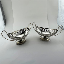 Pair of Thomas Bradbury Silver Plated Oval Dishes with Reeded Handles (c.1865)