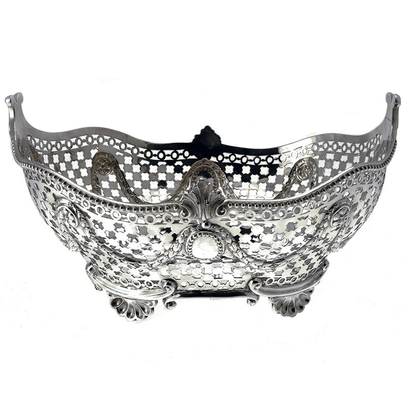 Pierced Oval Silver Bowl with Wavy Beaded Border