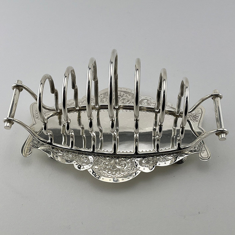 Good Quality Victorian Silver Plated Toast Rack with Oval Base (c.1895)