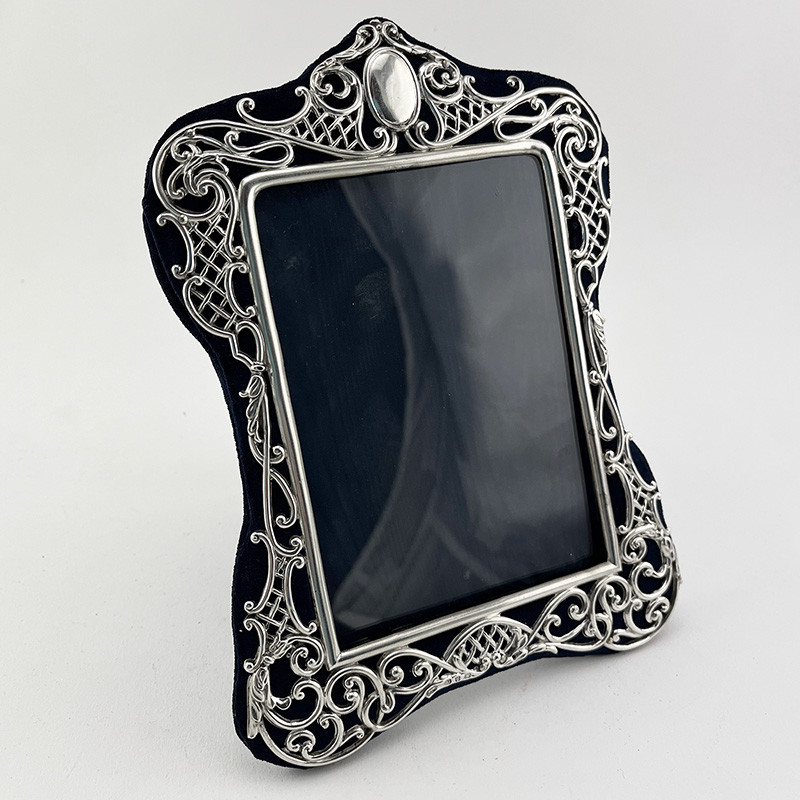 Beautiful Rectangular Victorian Sterling Silver Photo Frame (1894) Beautiful Rectangular Victorian Sterling Silver Photo Frame (1894)