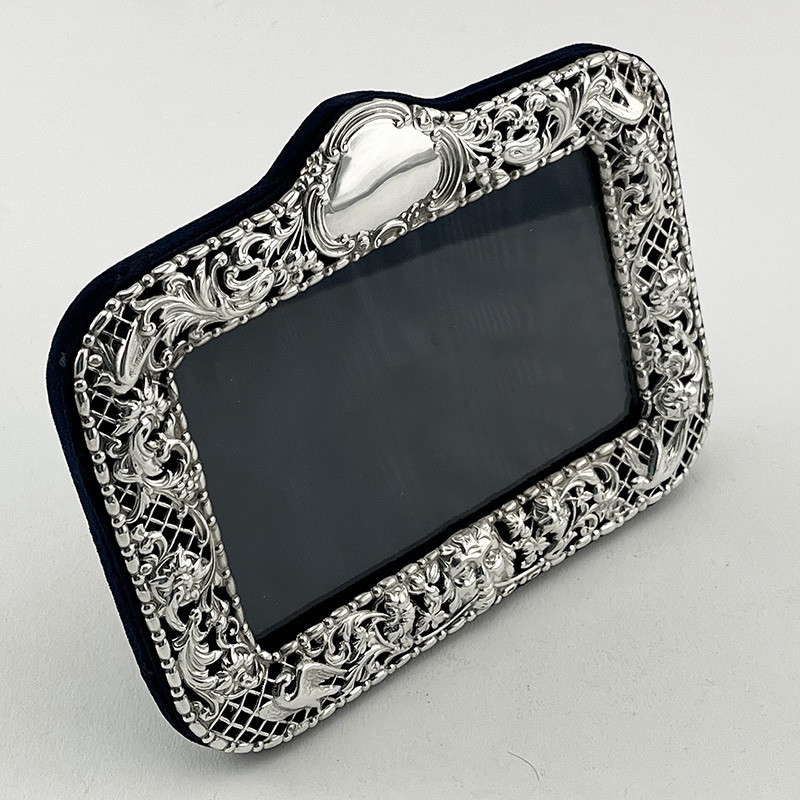 Decorative Victorian Sterling Silver Photo Frame (1896) Decorative Victorian Sterling Silver Photo Frame (1896)