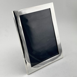 Smart and Good Quality Edwardian Sterling Silver Photo Frame (1908)