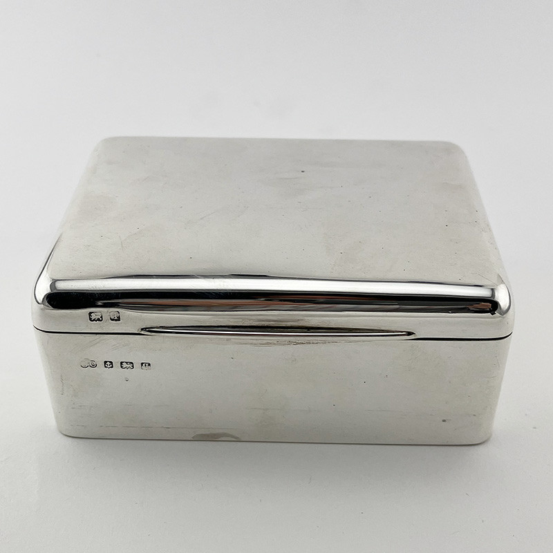 Smart Elkington & Co Sterling Silver Trinket or Cigarette Box (1915)