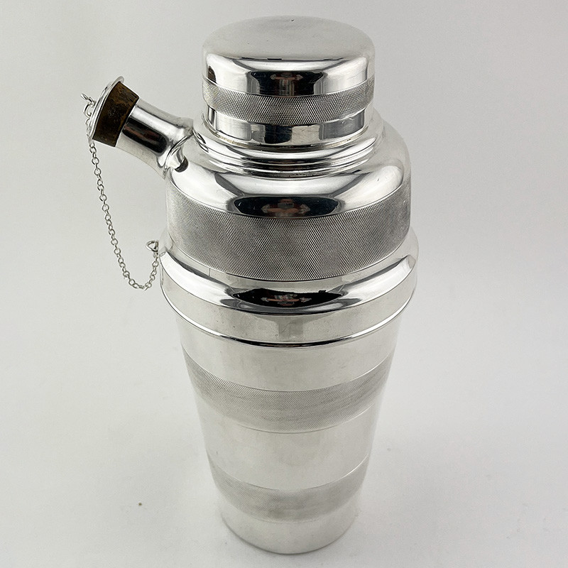 Jumbo Size Silver Plated Cocktail Shaker (c.1940) Jumbo Size Silver Plated Cocktail Shaker (c.1940)
