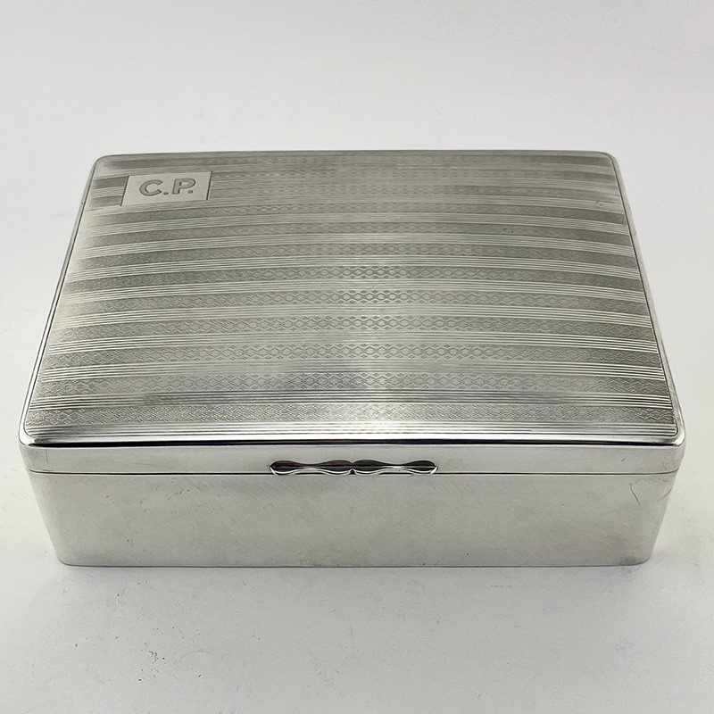 Large Edwardian Rectangular Sterling Silver Cigar Box (1905) Large Edwardian Rectangular Sterling Silver Cigar Box (1905)