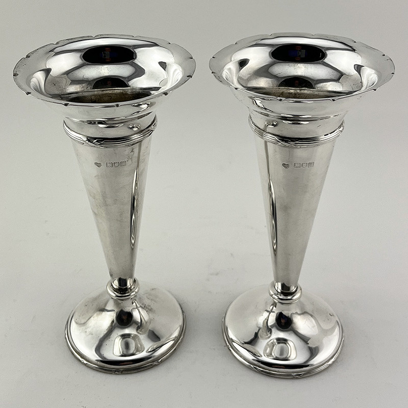 Substantial Pair of Edwardian Sterling Silver Vases Retailed by Goldsmiths & Silversmiths Company Substantial Pair of Edwardian Sterling Silver Vases Retailed by Goldsmiths & Silversmiths Company