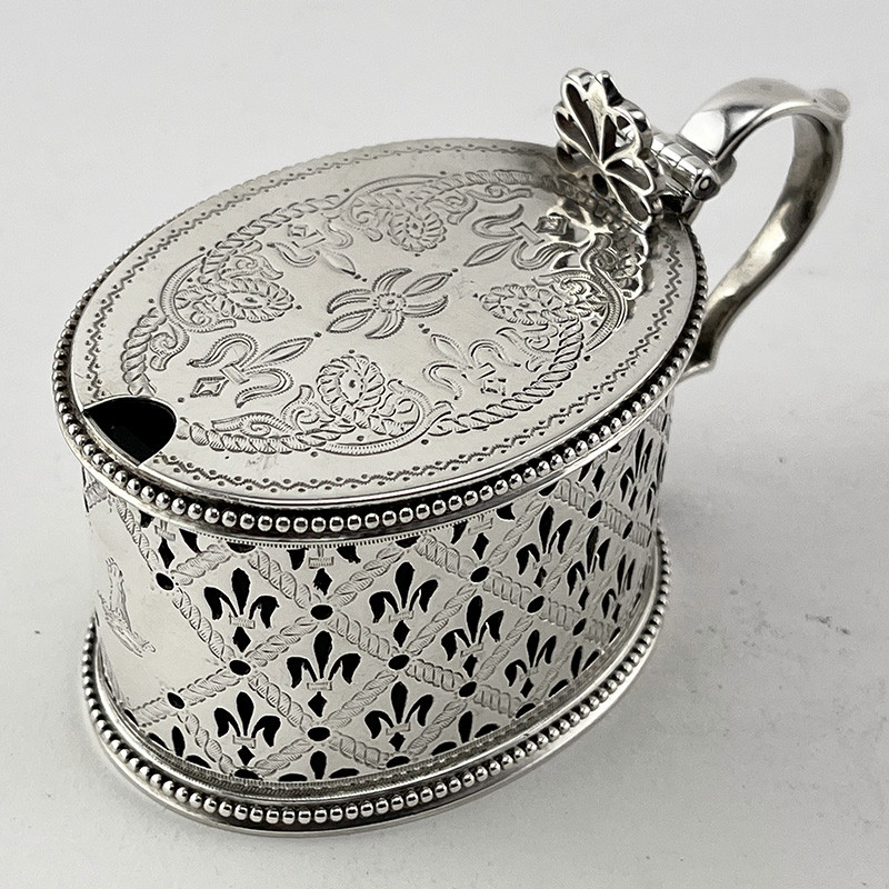 Beautiful and Good Quality Victorian Sterling Silver Mustard Pot (1879) Beautiful and Good Quality Victorian Sterling Silver Mustard Pot (1879)