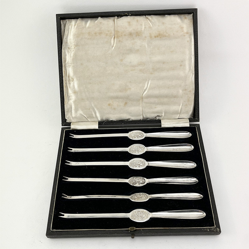 Boxed Set of Silver Plated Lobster or Crab Picks (c.1940) Boxed Set of Silver Plated Lobster or Crab Picks (c.1940)