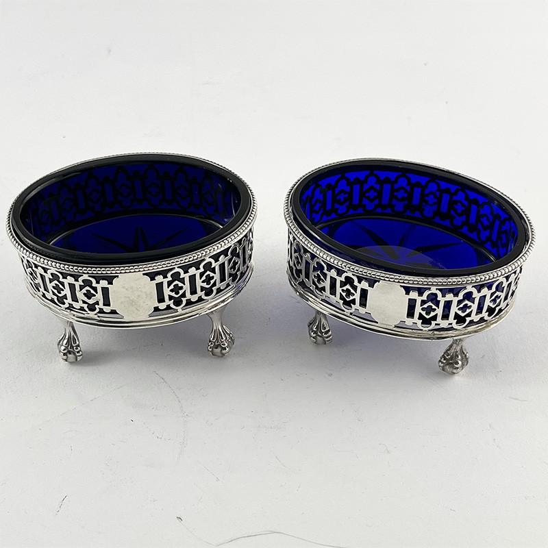 Pair of Georgian Robert Hennell Sterling Silver Salts (1775) Pair of Georgian Robert Hennell Sterling Silver Salts (1775)