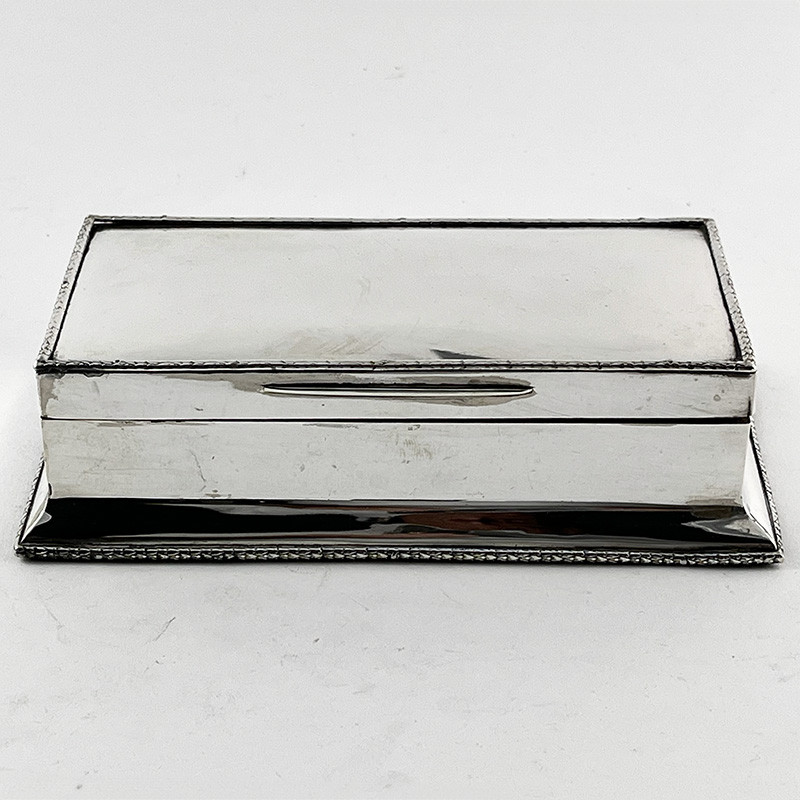 Mappin & Webb Rectangular Edwardian Sterling Silver Cigar or Trinket Box (1905) Mappin & Webb Rectangular Edwardian Sterling Silver Cigar or Trinket Box (1905)