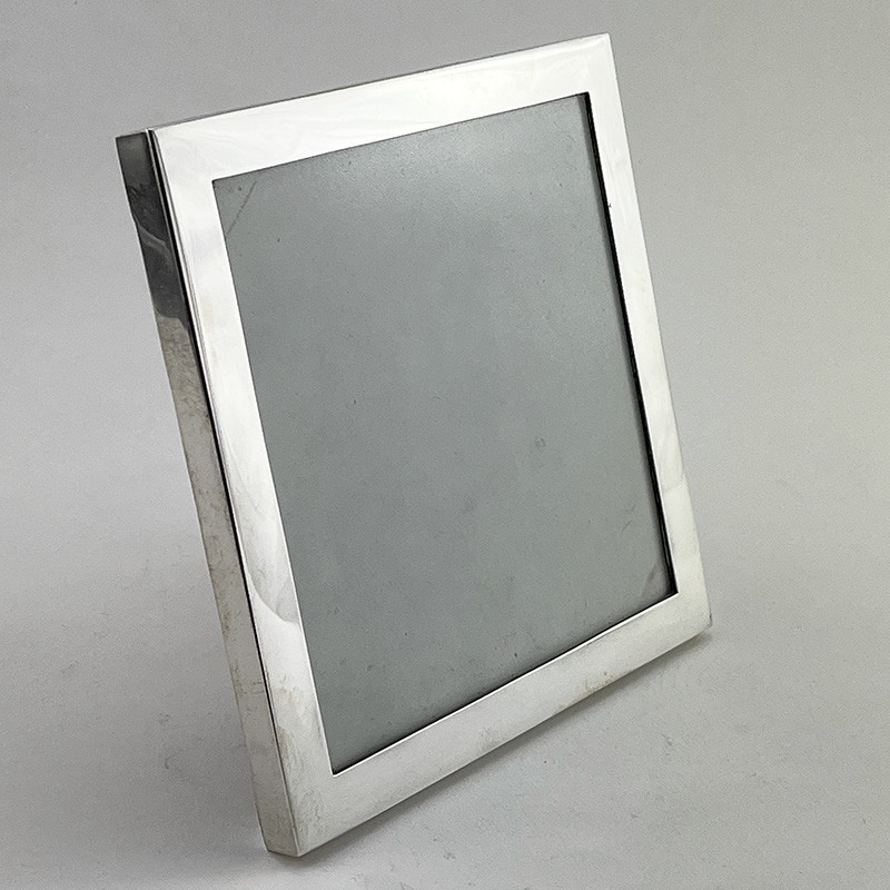 Good Quality Garrard & Co Ltd Sterling Silver Photo Frame (1969) Good Quality Garrard & Co Ltd Sterling Silver Photo Frame (1969)
