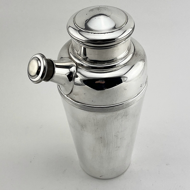 Original Condition Silver Plated Cocktail Shaker (c.1940) Original Condition Silver Plated Cocktail Shaker (c.1940)