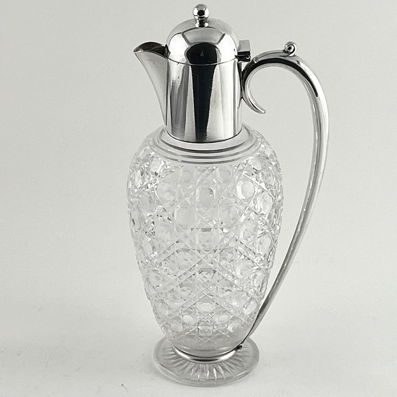 Elegant Style Late Victorian Silver Plated Claret Jug with Plain Mount Elegant Style Late Victorian Silver Plated Claret Jug with Plain Mount