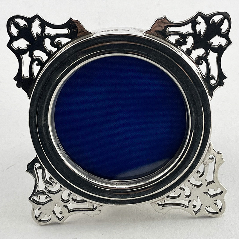 Attractive Small Round Sterling Silver Photo Frame (1996) Attractive Small Round Sterling Silver Photo Frame (1996)