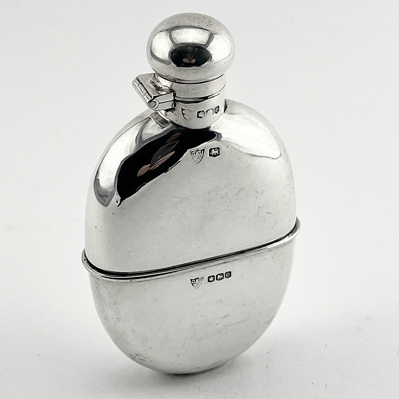 Smart Looking Sterling Silver Hip Flask (1922) Smart Looking Sterling Silver Hip Flask (1922)