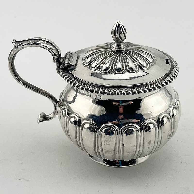 Very Good Quality Georgian Sterling Silver Mustard Pot (1788)