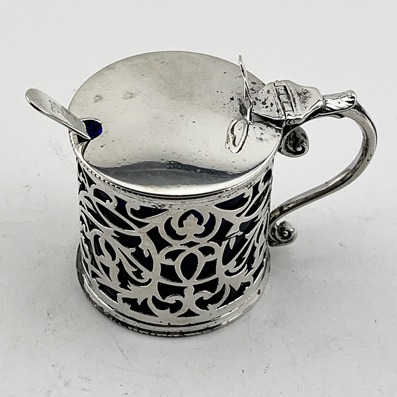 Late Victorian Sterling Silver Mustard Pot in a Cylindrical Form (1898) Late Victorian Sterling Silver Mustard Pot in a Cylindrical Form (1898)