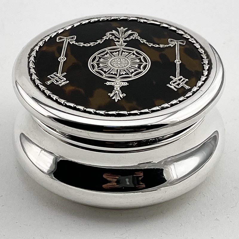 Edwardian William Comyns Sterling Silver and Tortoiseshell Trinket Box (1905) Edwardian William Comyns Sterling Silver and Tortoiseshell Trinket Box (1905)