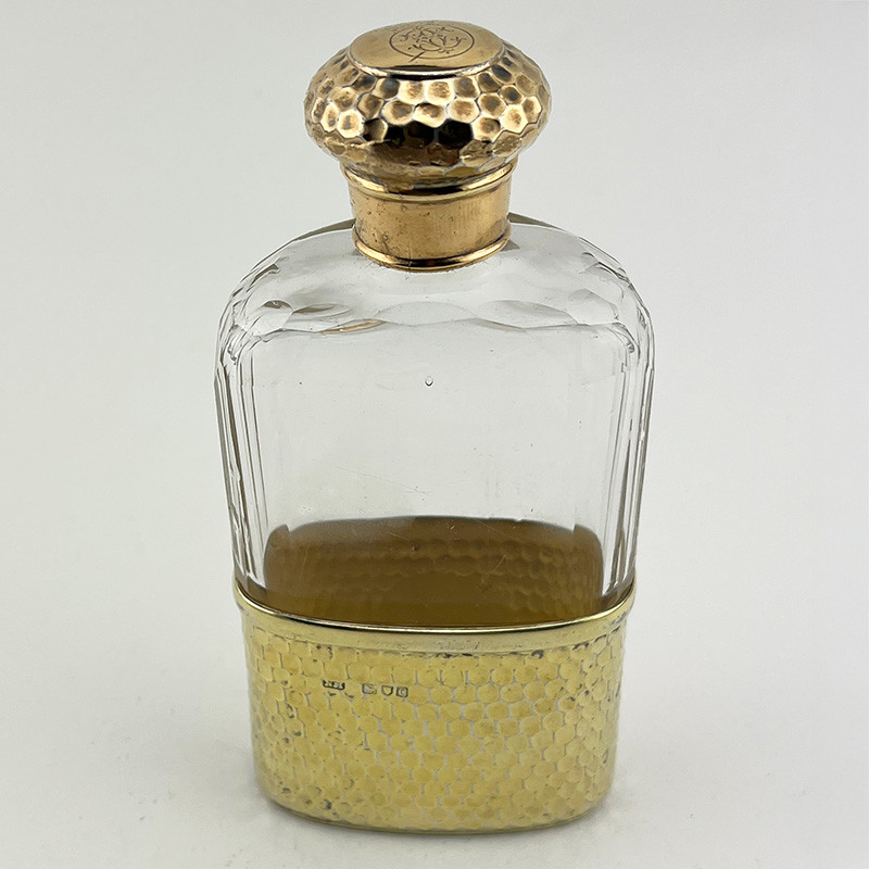 Superb Quality Sterling Silver Gilt Hip Flask (c.1898) Superb Quality Sterling Silver Gilt Hip Flask (c.1898)