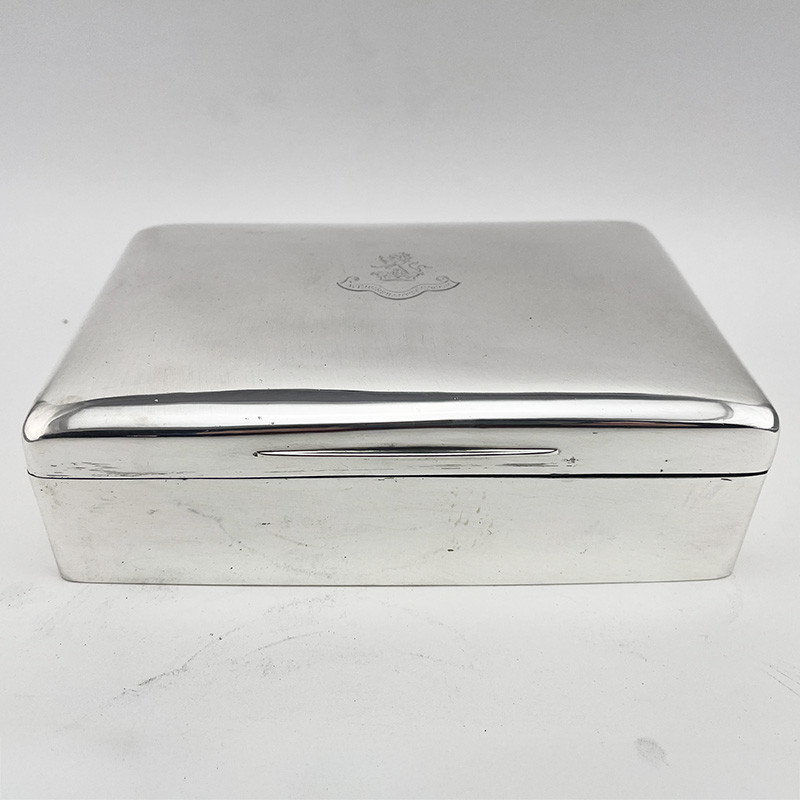 Impressive Rectangular Edwardian Sterling Silver Cigar or Trinket Box (1911) Impressive Rectangular Edwardian Sterling Silver Cigar or Trinket Box (1911)