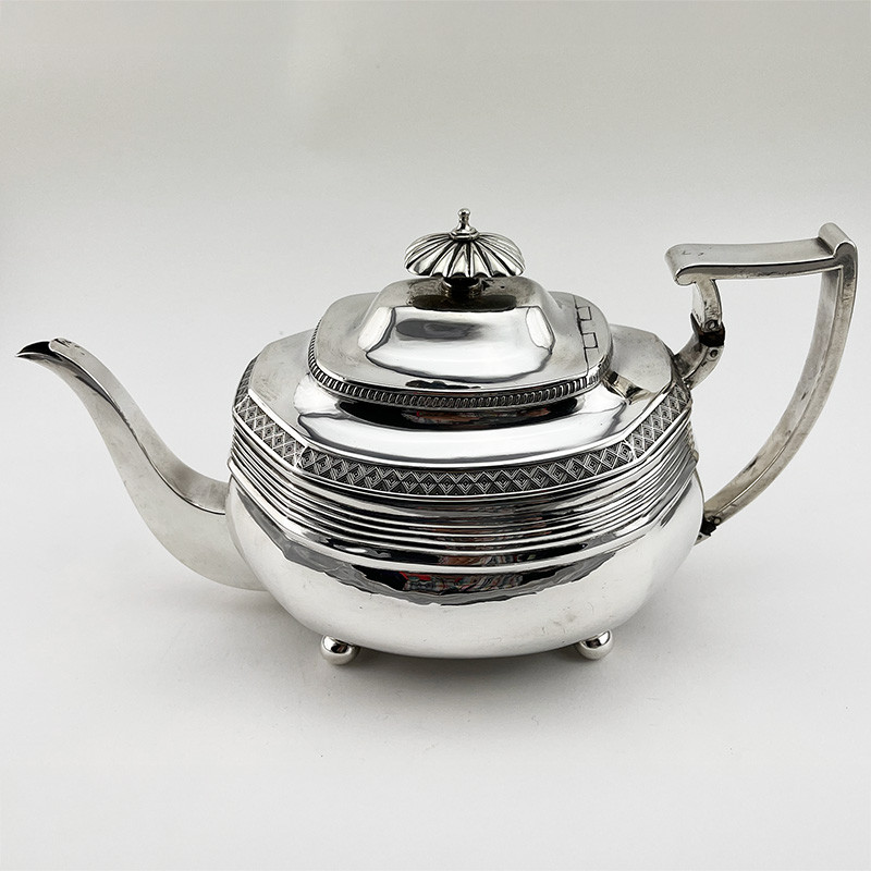 Unusual Shaped Georgian Sterling Silver Teapot (1811) Unusual Shaped Georgian Sterling Silver Teapot (1811)