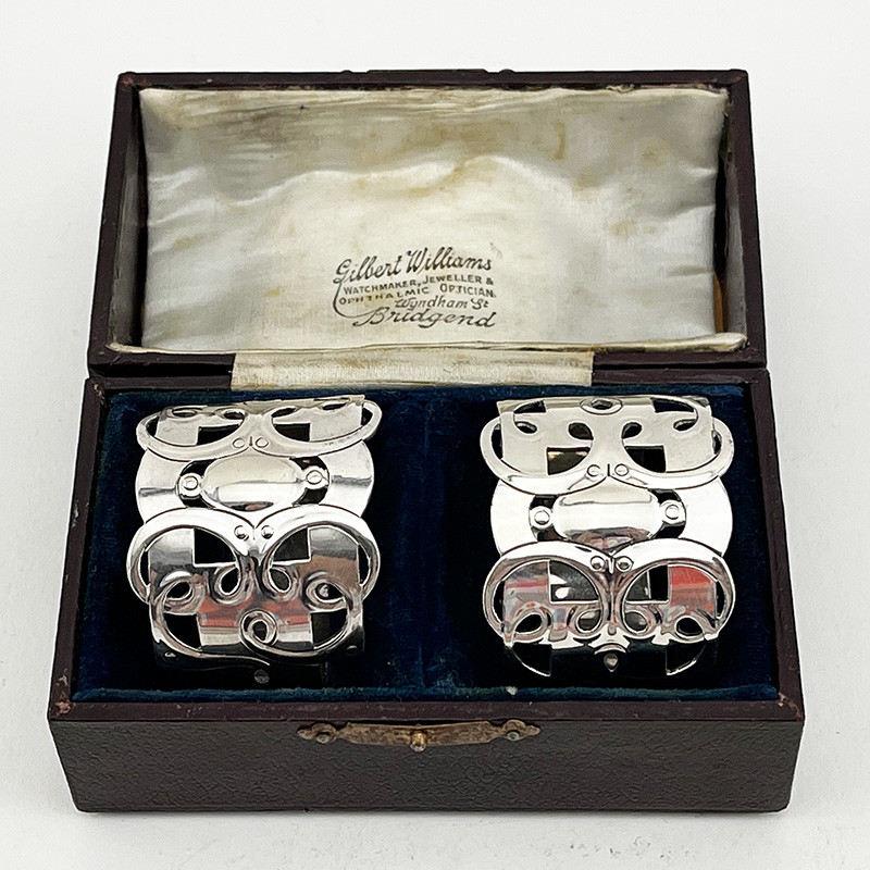 Unusual Edwardian Design Boxed Pair of Sterling Silver Napkin Rings Unusual Edwardian Design Boxed Pair of Sterling Silver Napkin Rings