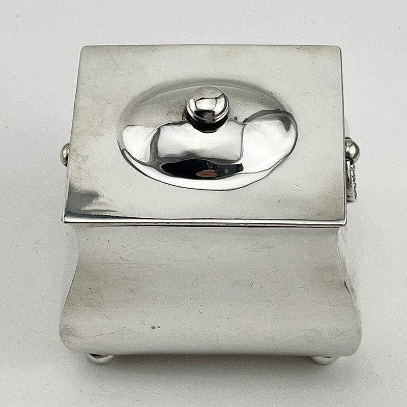 Plain Edwardian Sterling Silver Tea Caddy (1907) Plain Edwardian Sterling Silver Tea Caddy (1907)