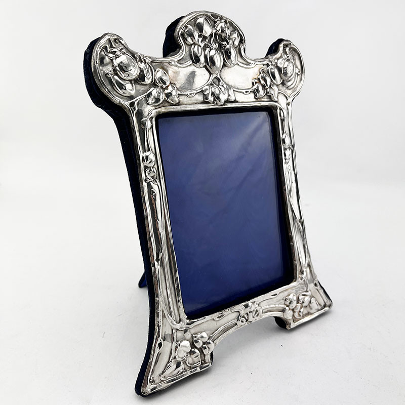 Art Nouveau Edwardian Sterling Silver Photo Frame (1905)
