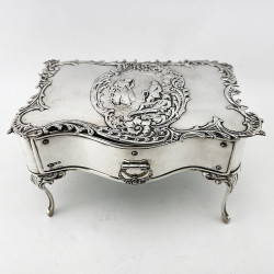 William Comyns Sterling Silver Dressing Table Style Jewellery or Trinket Box (1901)