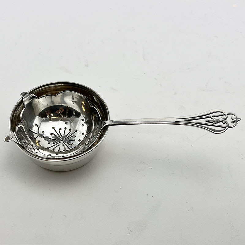 Very Nice Quality Sterling Silver Tea Strainer (1973)