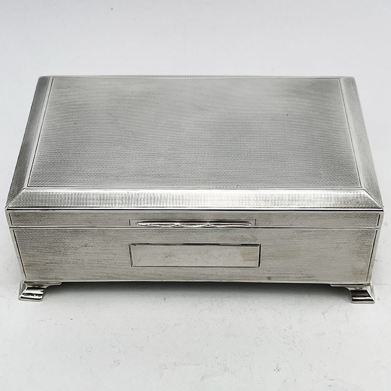 Engine Turned Sterling Silver Trinket or Cigarette Box (1945)