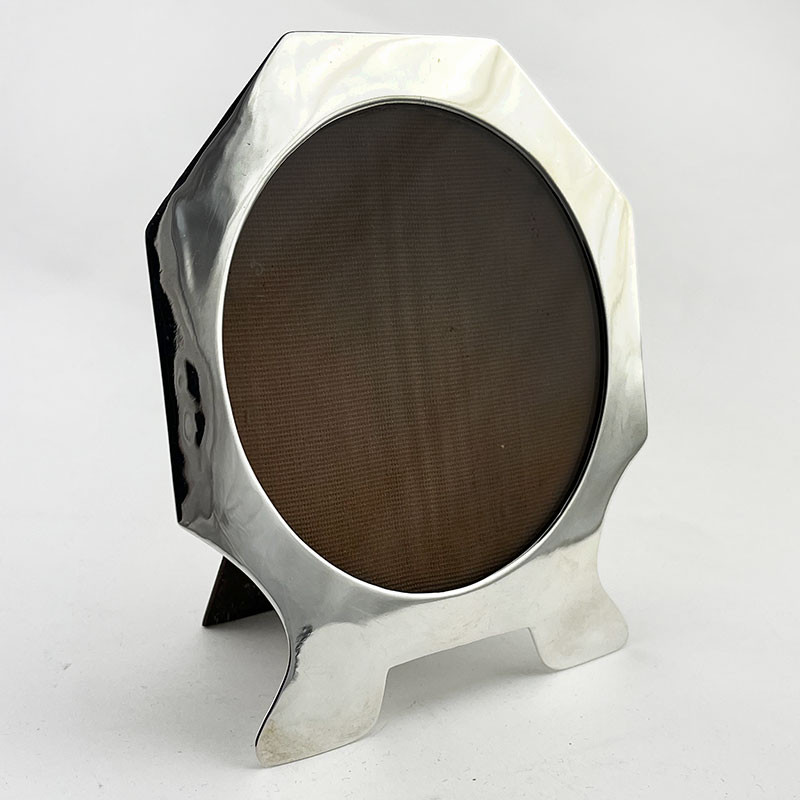 Stylish Plain Sterling Silver Photo Frame with Circular Window (1918)