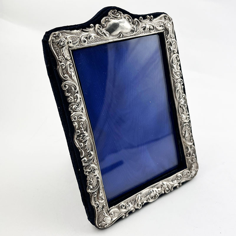Edwardian Sterling Silver Photo Frame with Blue Velvet Back (1901)