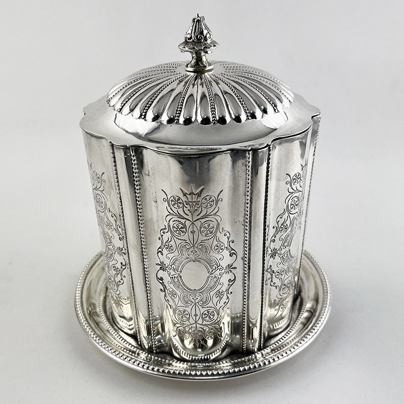 Shaped Circular Victorian Silver Plated Biscuit or Trinket Box (c.1895)