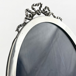Elegant Oval Sterling Silver Photo Frame with Plain Border