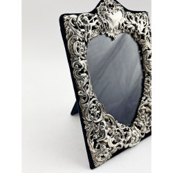 Decorative William Comyns Victorian Sterling Silver Photo Frame