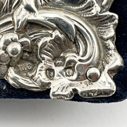 Decorative William Comyns Victorian Sterling Silver Photo Frame