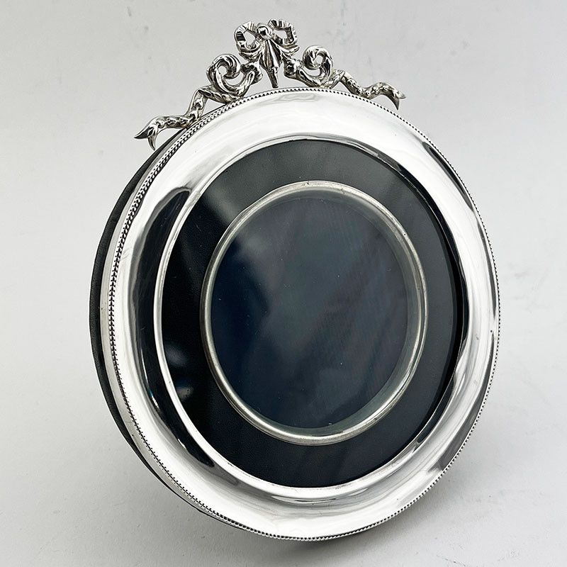 Pretty Edwardian Round Sterling Silver Photo Frame