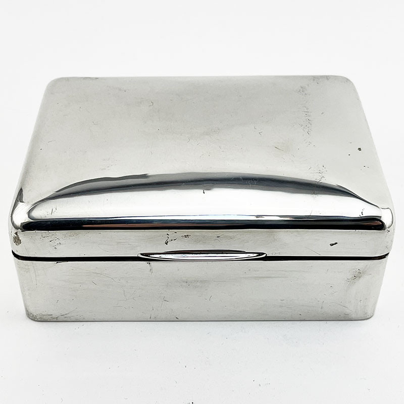 Smart Plain Sterling Silver Trinket or Cigarette Box (1913)